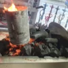 fire king charcoal burning on a grill2 fire king charcoal burning on a grill2